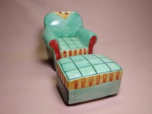 Vandor household items salt and pepper shakers - chair & ottoman