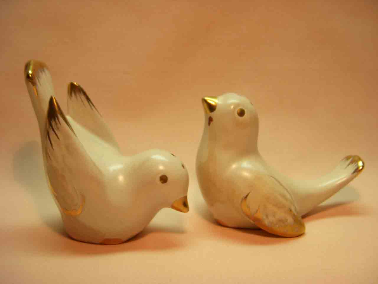 Vallona Starr robins salt and pepper shakers