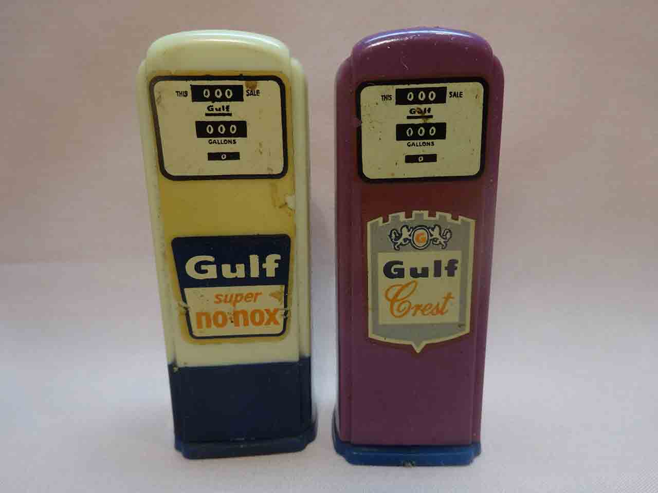 Plastic advertising gas pumps salt and pepper shakers - Gulf