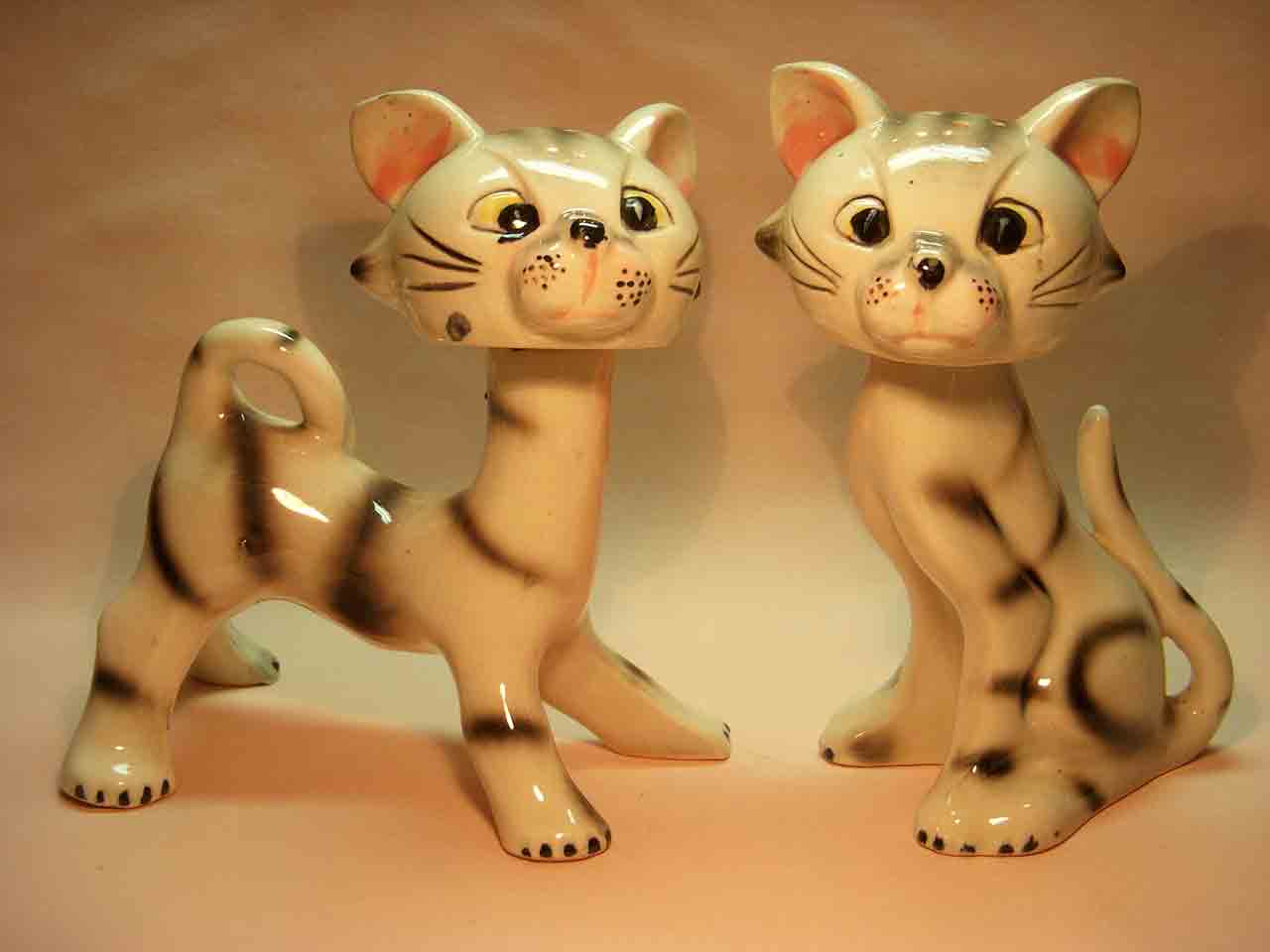 Vintage Wooden Cat Magnetic Salt & Pepper Shakers by Enesco 