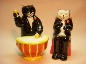 Cat Orchestra series - Cats playing clarinet and drum salt and pepper shakers