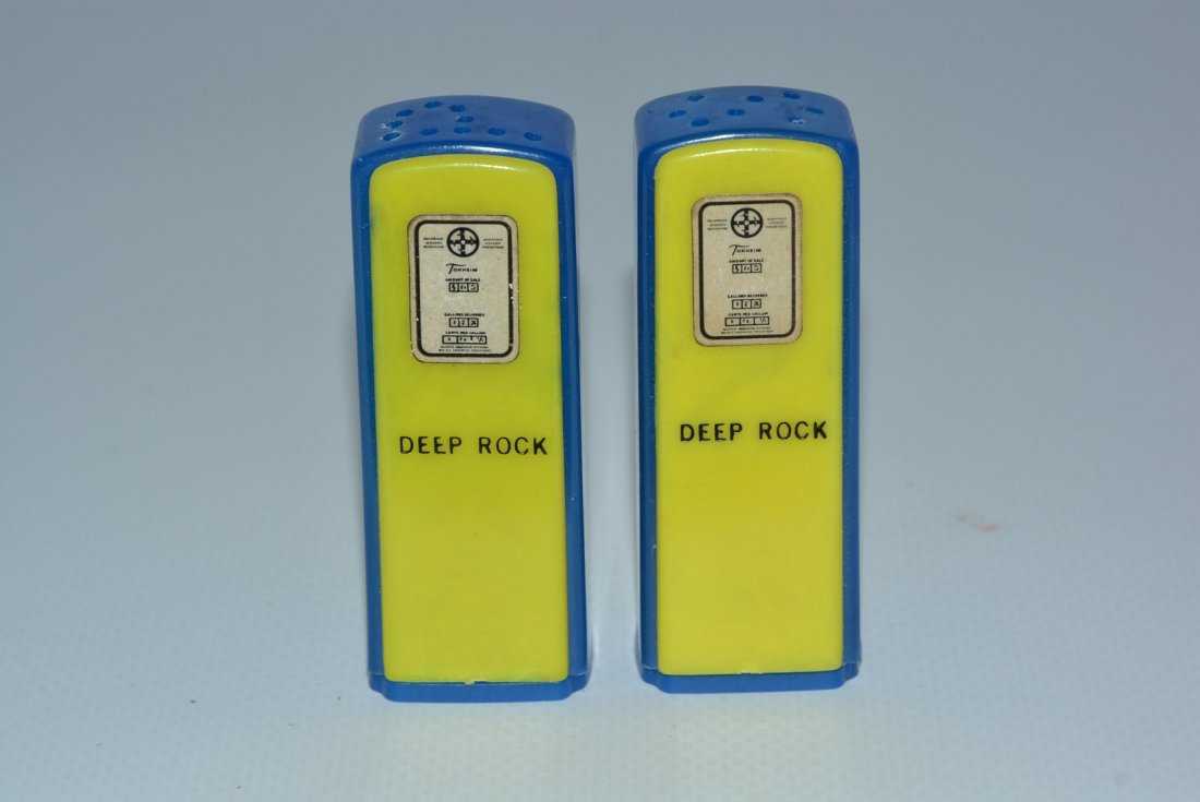 Advertising plastic gas pumps - Deep Rock