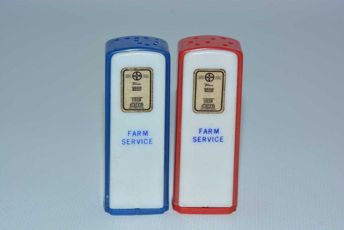 Plastic advertising gas pumps salt and pepper shakers - Farm Service (FS)