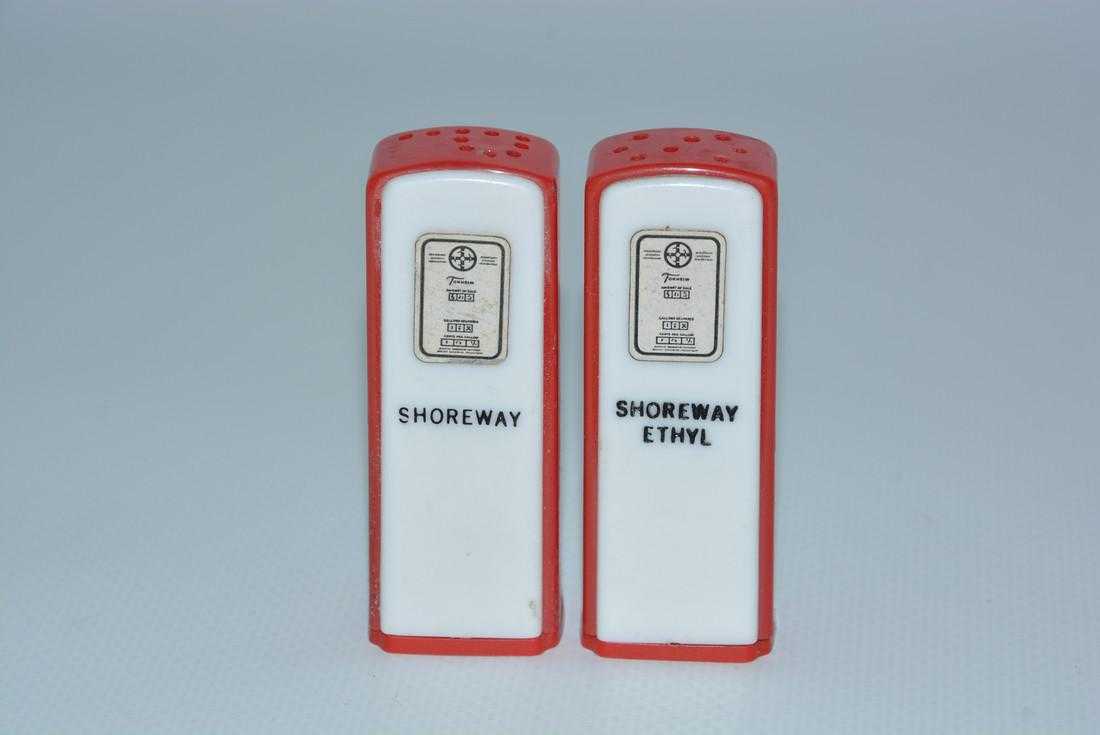 Plastic advertising gas pumps salt and pepper shakers - Shoreway