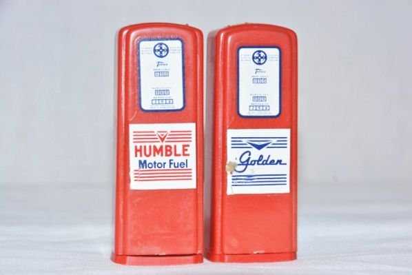 Plastic advertising gas pumps salt and pepper shakers - Humble