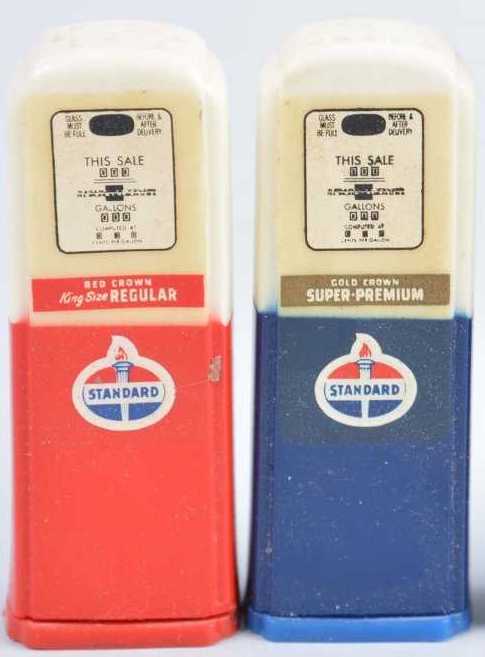 Plastic advertising gas pumps salt and pepper shakers - Standard Oil