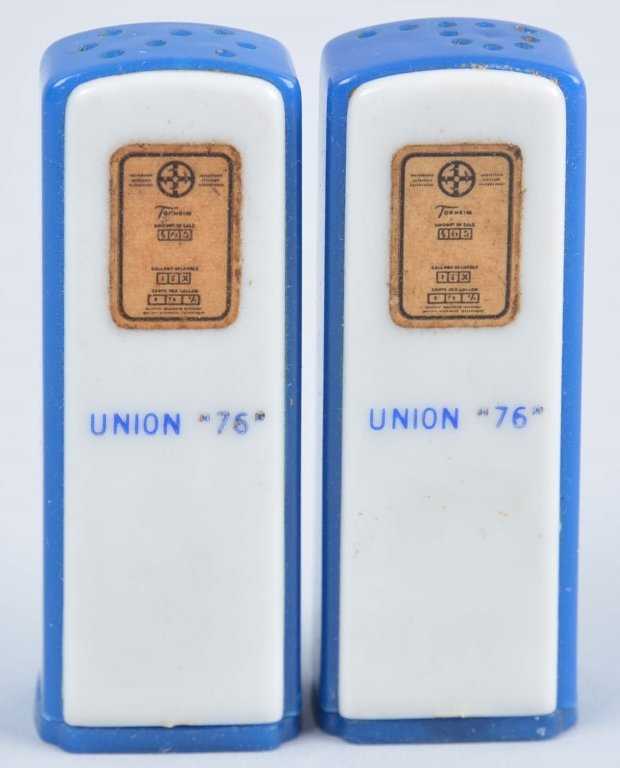 Plastic advertising gas pumps salt and pepper shakers - Union 76