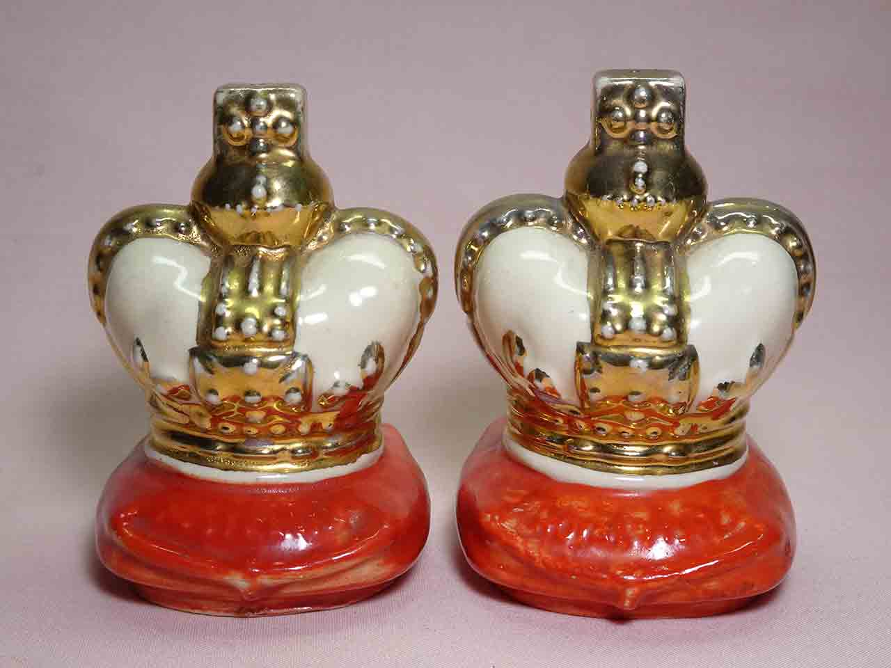 Royal Visit crowns from Australia salt and pepper shakers