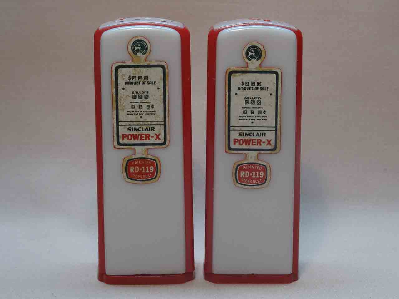 Plastic advertising gas pumps salt and pepper shakers - Sinclair
