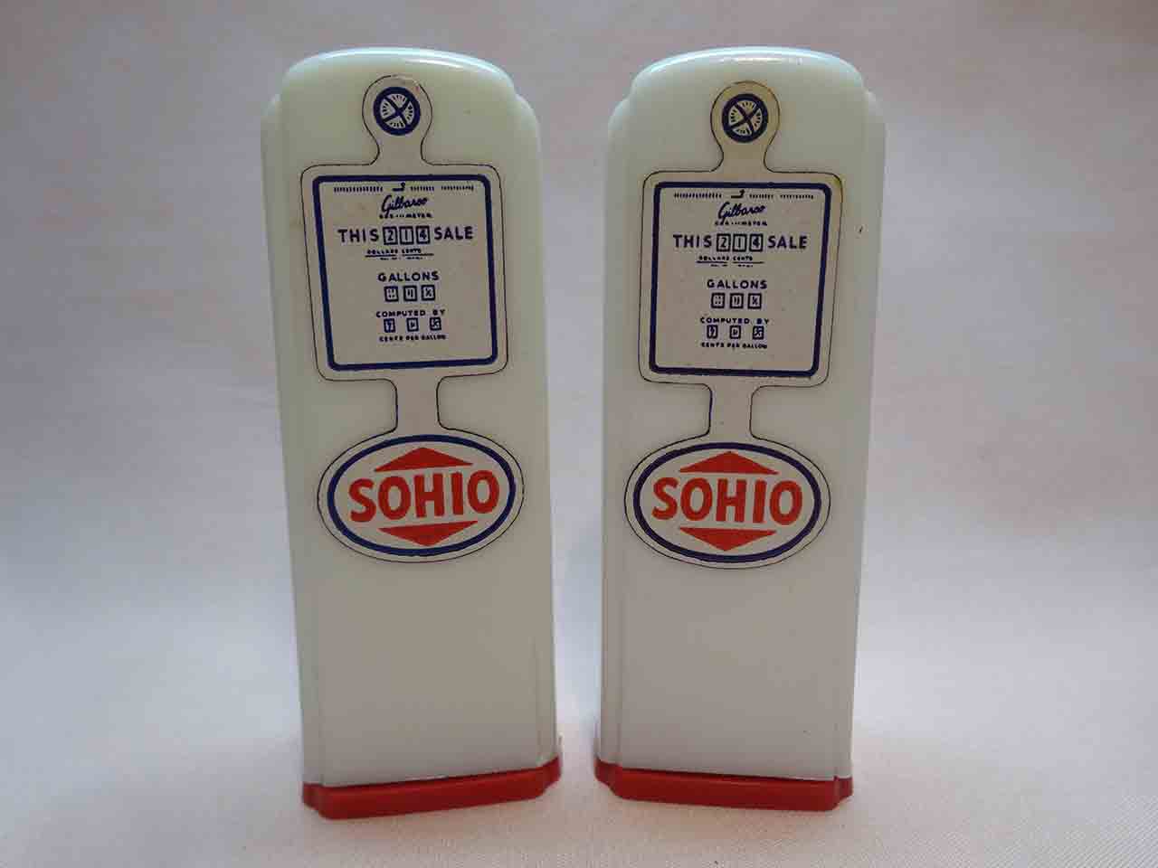 Plastic advertising gas pumps salt and pepper shakers - Sohio