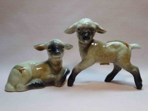 Victoria Ceramics Japan Glossy Realistic animals salt and pepper shakers - Sheep