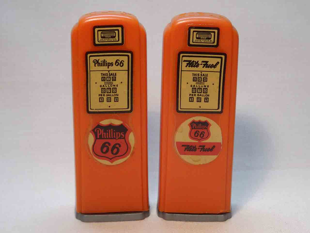 Plastic advertising gas pumps salt and pepper shakers - Phillips 66