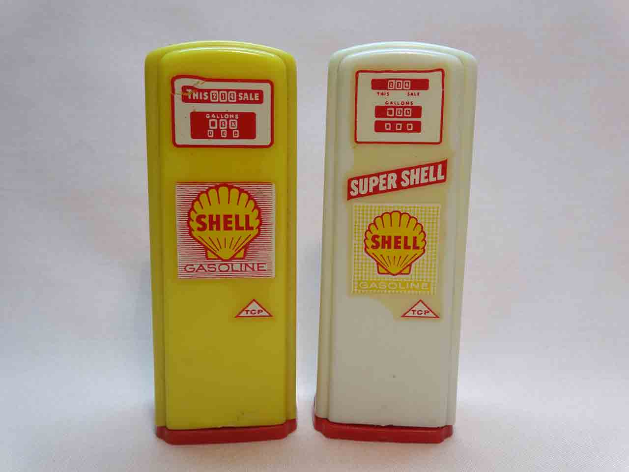 Plastic advertising gas pumps salt and pepper shakers - Shell