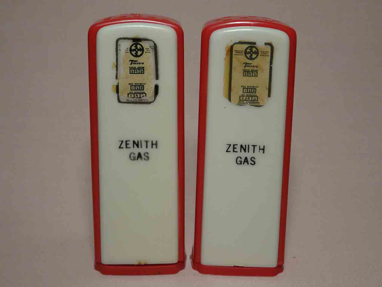 Plastic advertising gas pumps salt and pepper shakers - Zenith