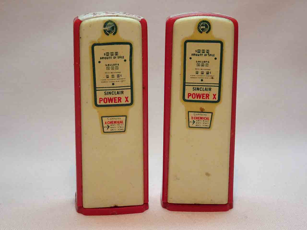 Plastic advertising gas pumps salt and pepper shakers - Sinclair