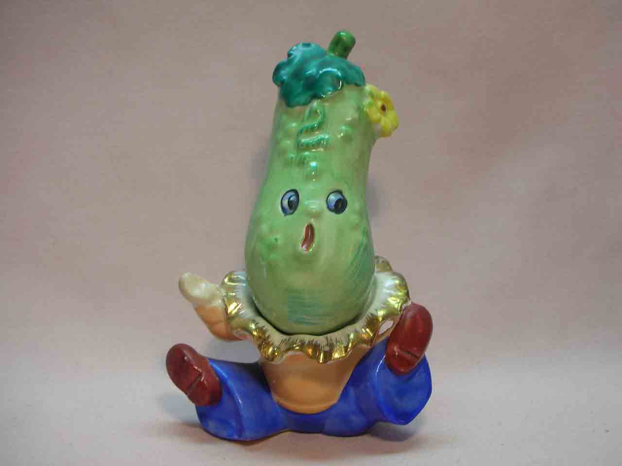 Anthropomorphic stacking cucumber salt and pepper shakers