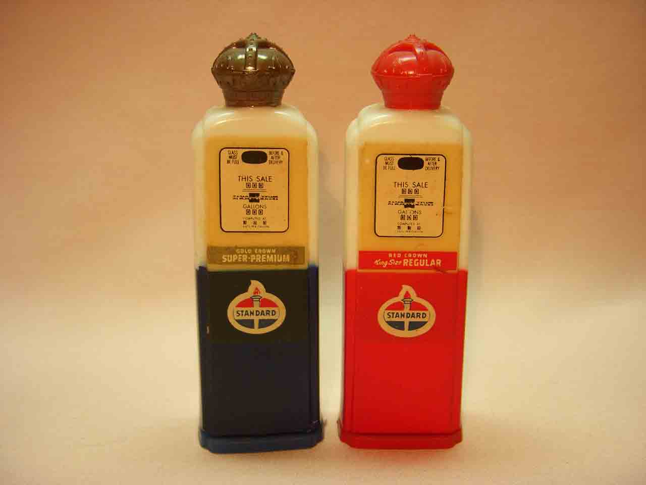 Plastic advertising gas pumps salt and pepper shakers - Standard Oil