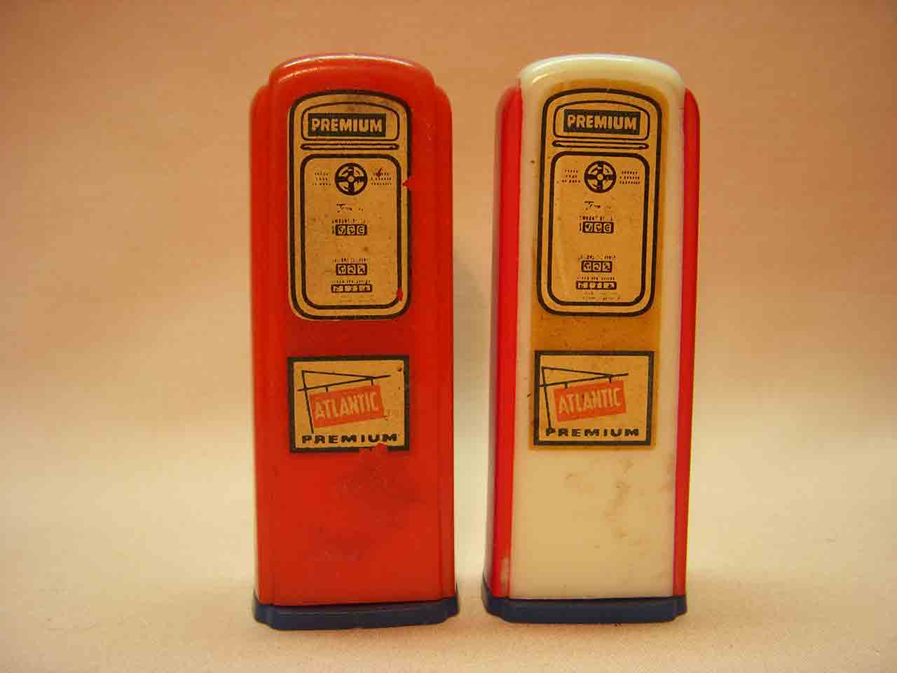 Plastic advertising gas pumps salt and pepper shakers - Atlantic