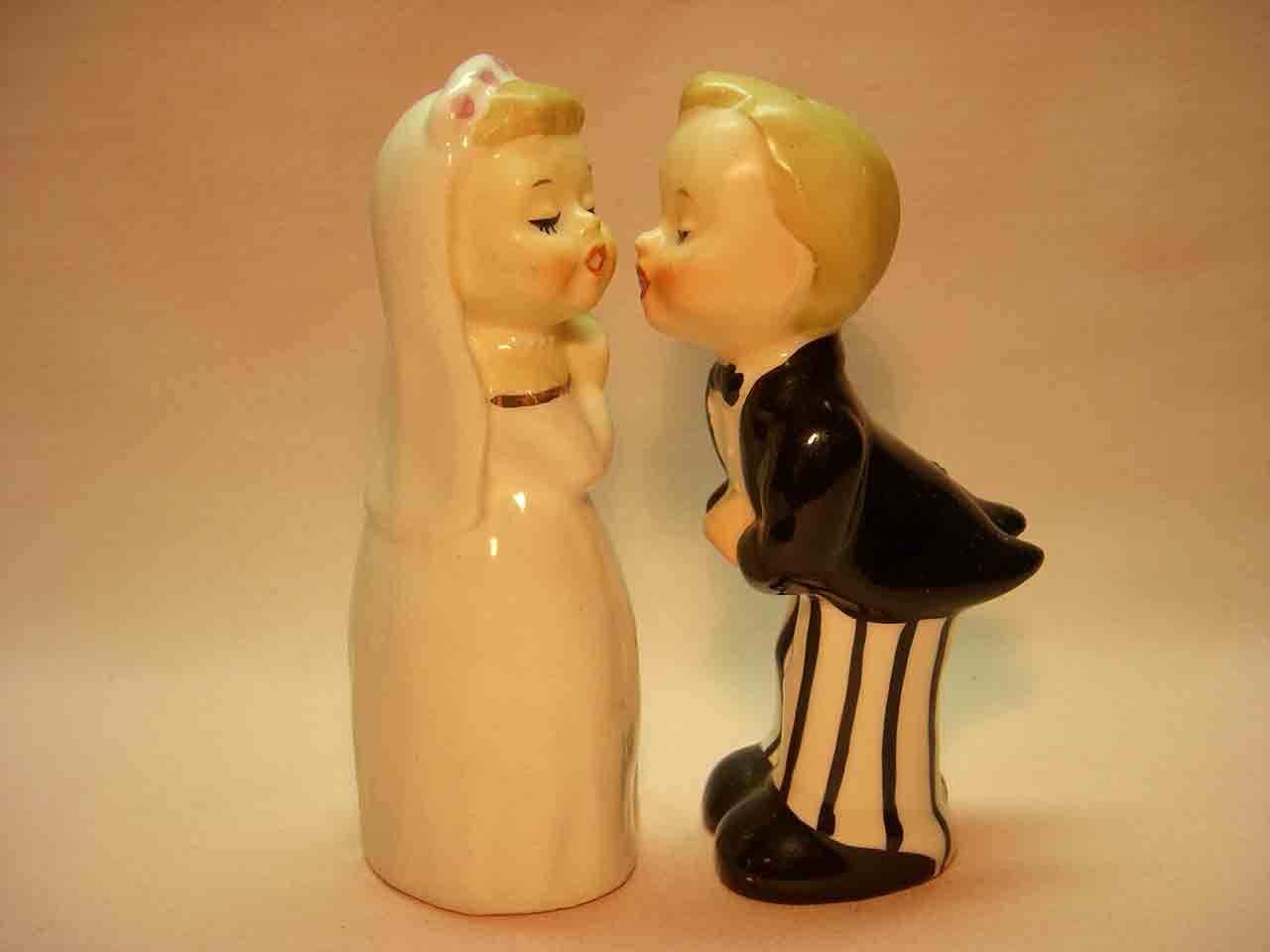 Kissing wedding bride and groom salt and pepper shaker