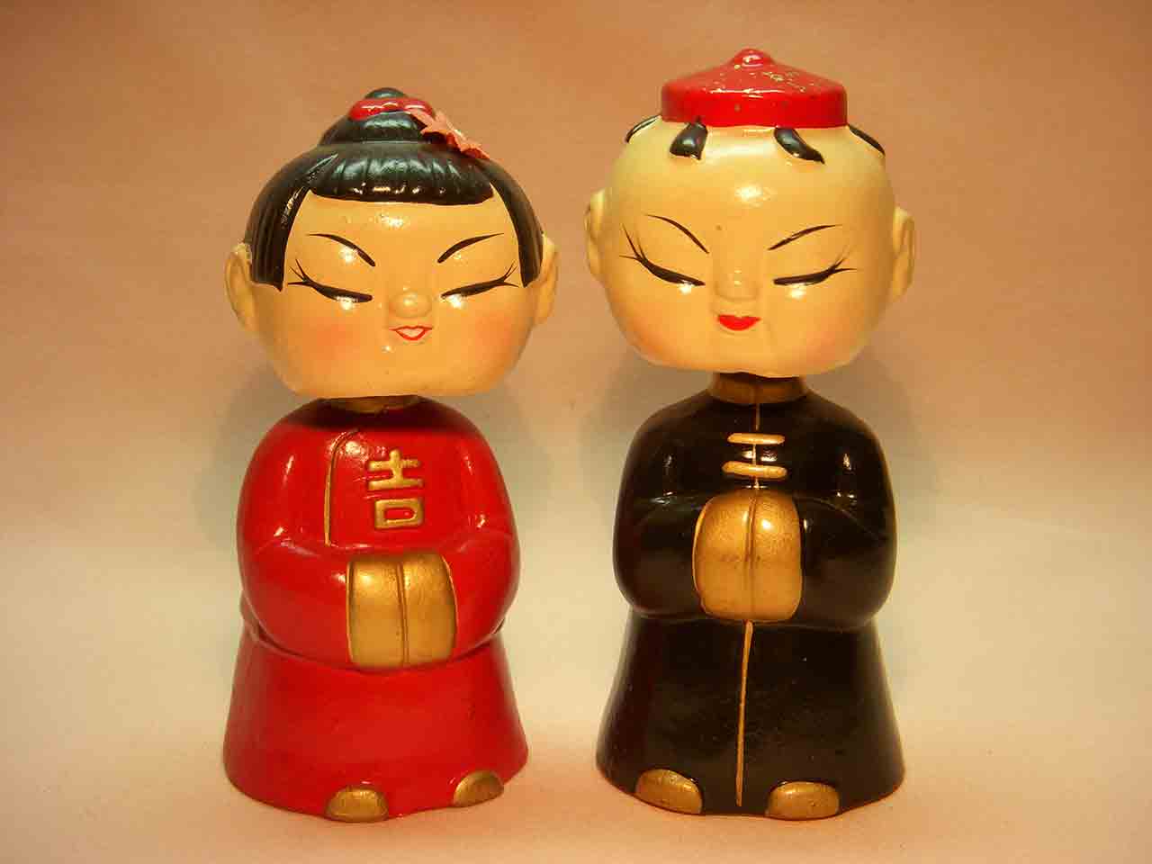 Asian couple with bobbing heads salt and pepper shaker