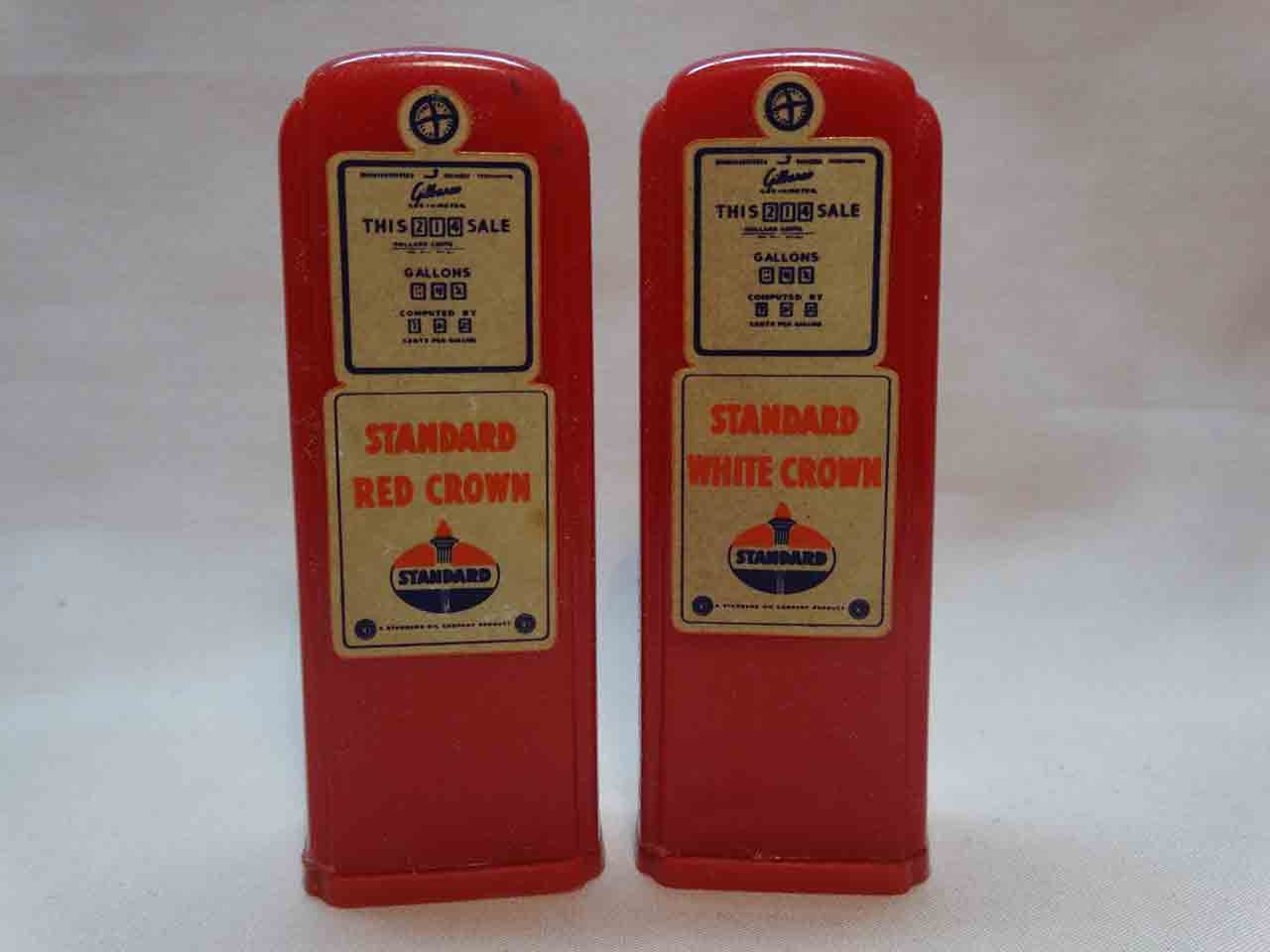 Plastic advertising gas pumps salt and pepper shakers - Standard Oil