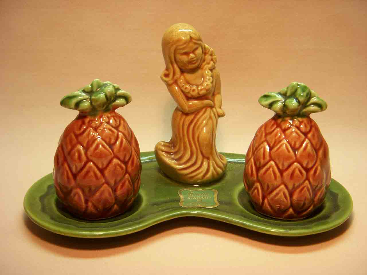 Arcadia hula Hawaiian girl on tray with pineapples salt and pepper shaker