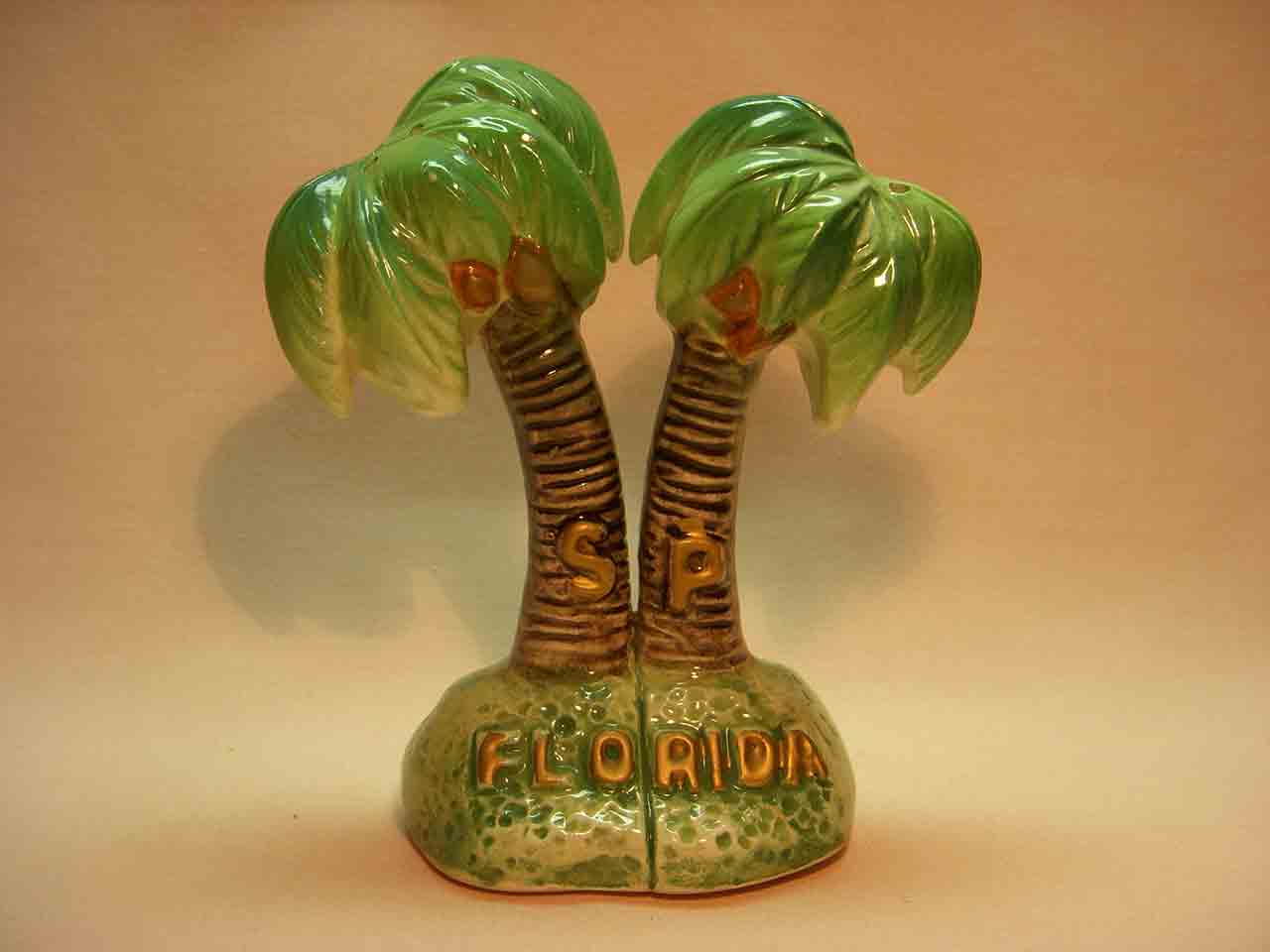 Florida souvenir one piece palm tree salt and pepper shaker
