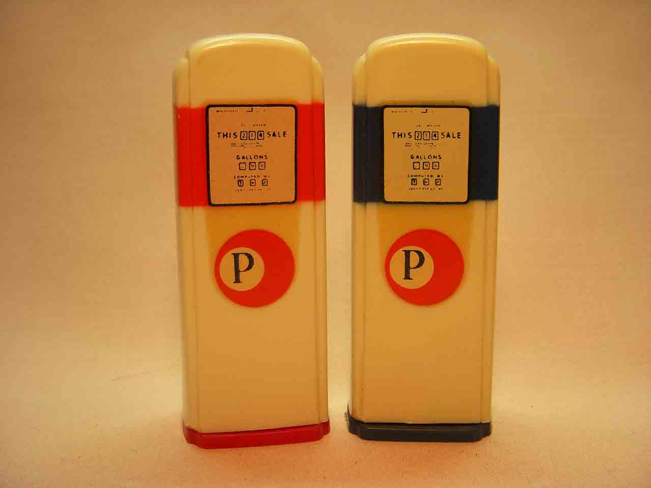 Plastic advertising gas pumps salt and pepper shakers - Pacific